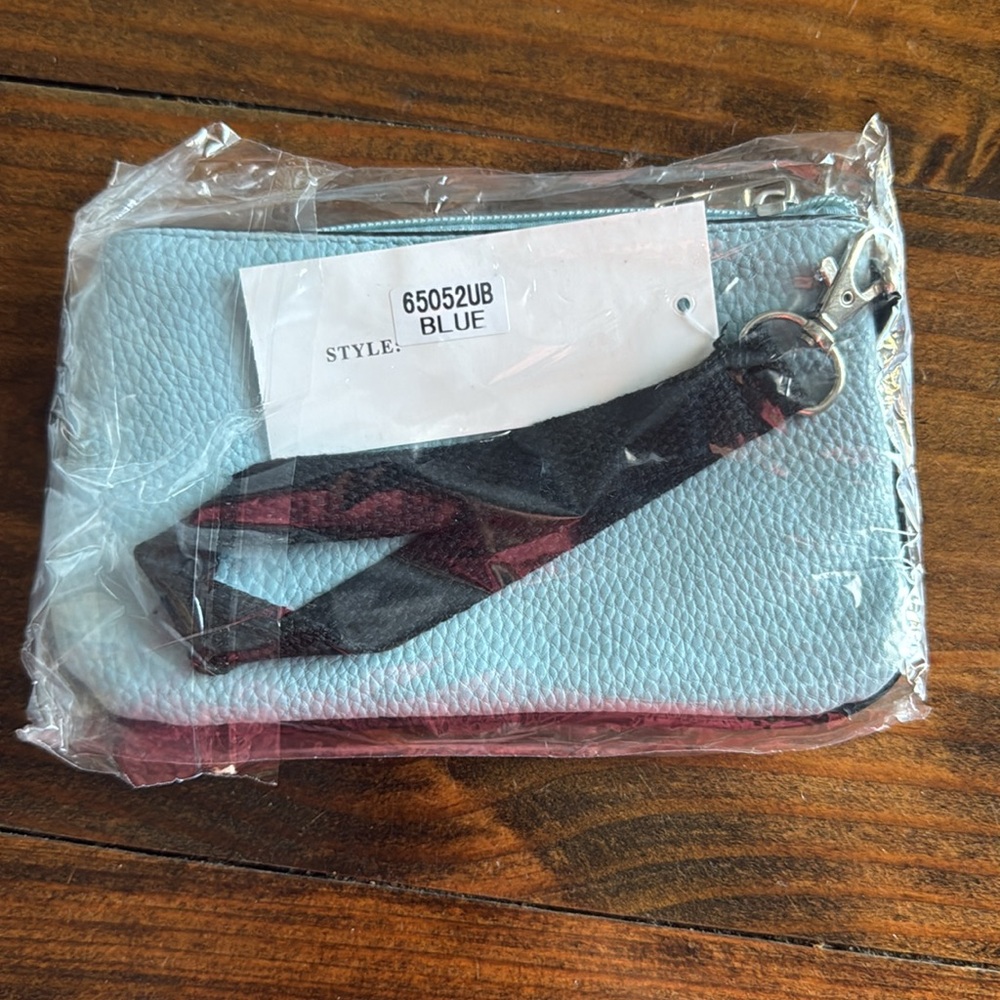 Sloth 🦥 wristlet - Picture 4 of 8